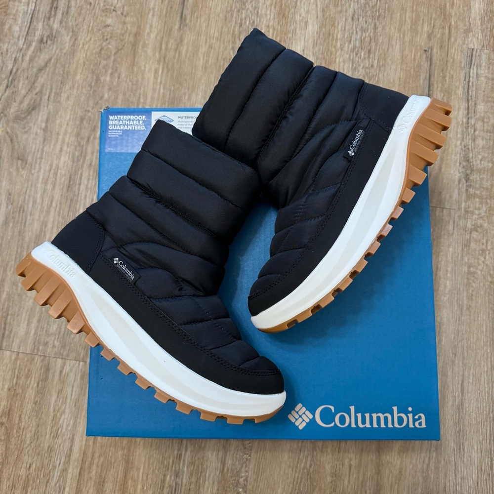 ❗️Final Price❗️New Columbia Black and White Women's Boots, Size 8